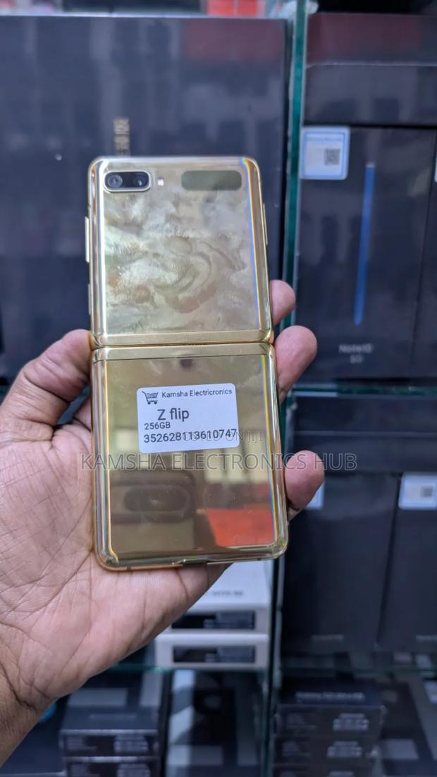 Samsung Galaxy Z Flip 256 GB Gold - main view