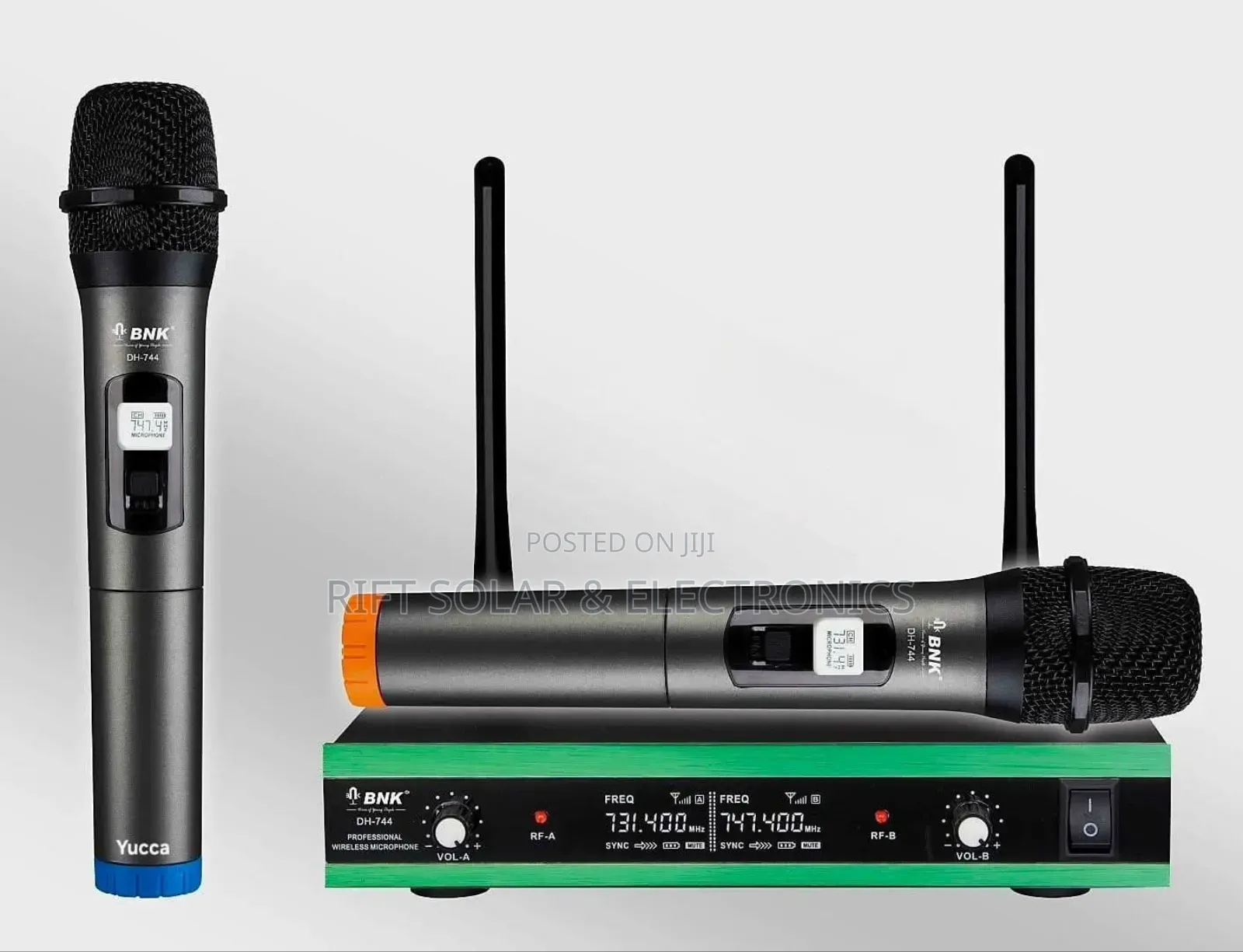 BNK 100 Meters Frequency Range Wireless Microphone