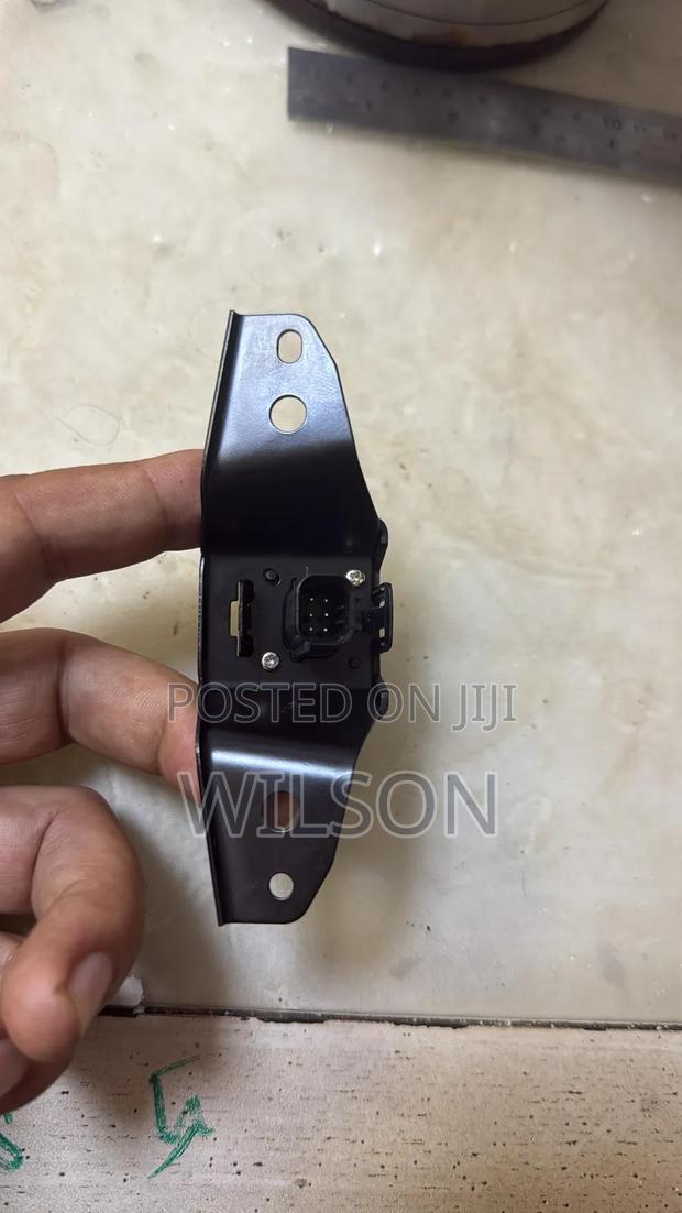 Lexus Rx 200t /Rx 450 Front Grill Camera - thumbnail 2