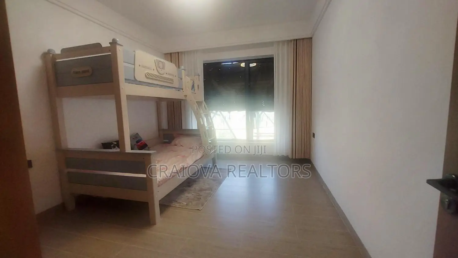 3bdrm Apartment in Hotel 67 Area for sale
