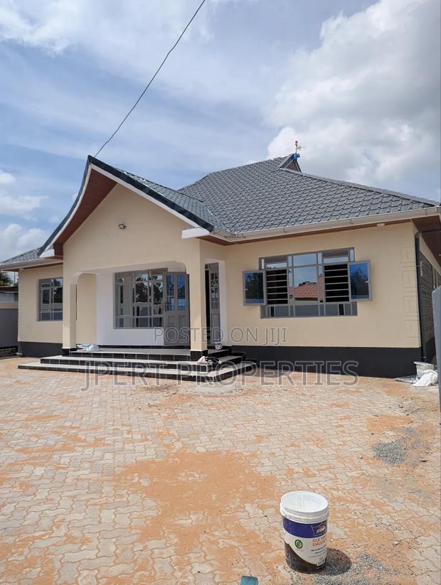 3bdrm Bungalow in Mugutha, Ruiru for sale