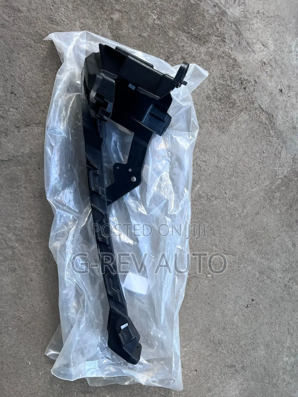 Honda CRV Rm1 Headlight Brackets.