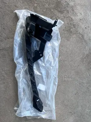 Honda CRV Rm1 Headlight Brackets.