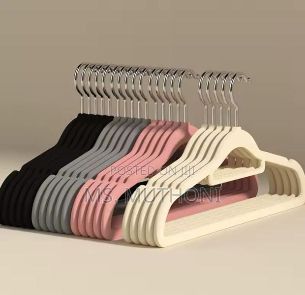 10 PCS Fabric Clad Non-Slip Hangers With Chrome Hooks