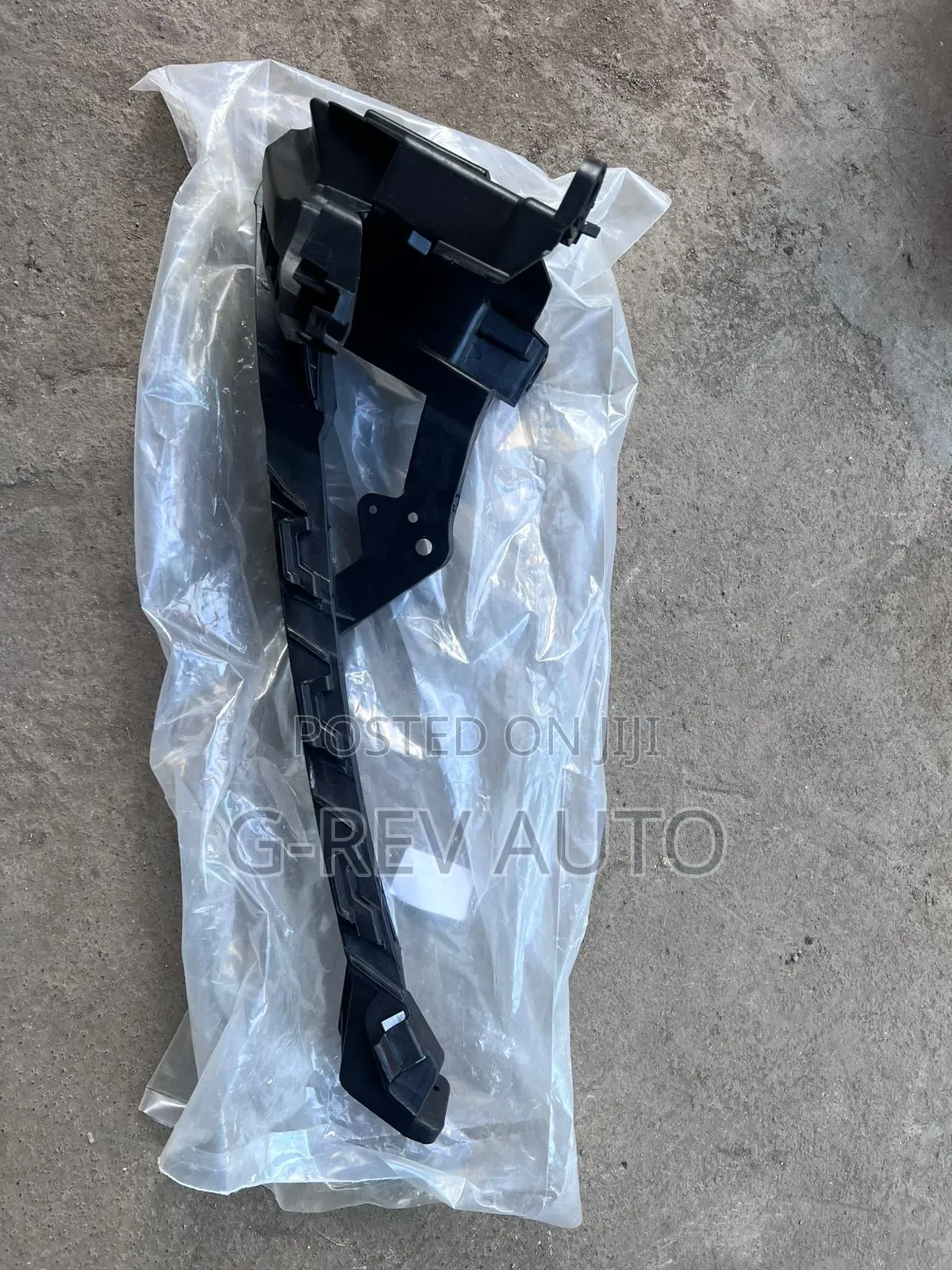 Honda CRV Rm1 Headlight Brackets Oem.