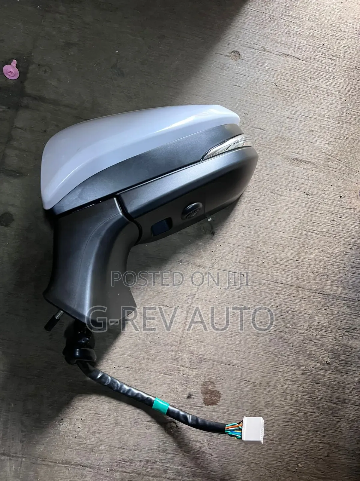 Harrier 2020 Side Mirror With Camera and Lane Assist
