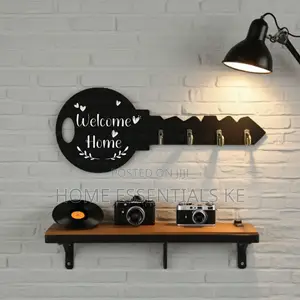 *Wall Mounted Decorative Wooden Key Organizer