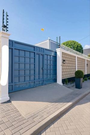 Quality Sliding Gates – Custom Designs Available - main view