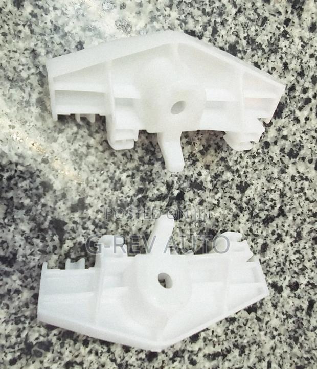Taillight Brackets Fielder /Axio 2014.
