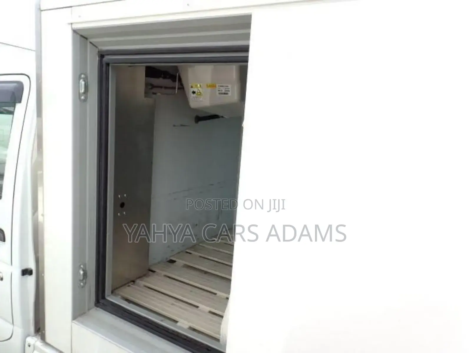 Suzuki Carry Freezer Truck
