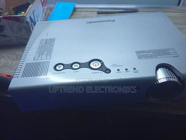 Panasonic Pt-Lc56e – Clear Images for Classes Presentations - main view