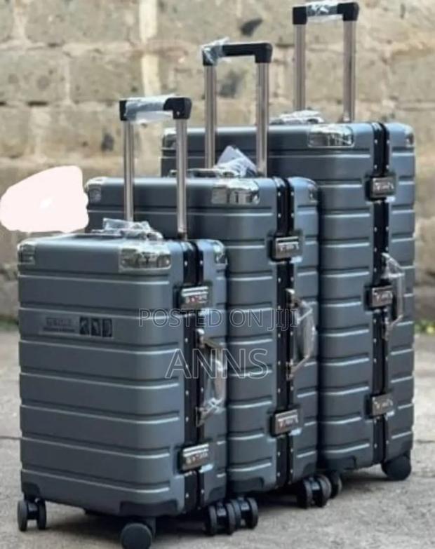 Travelling Suitcase - main view