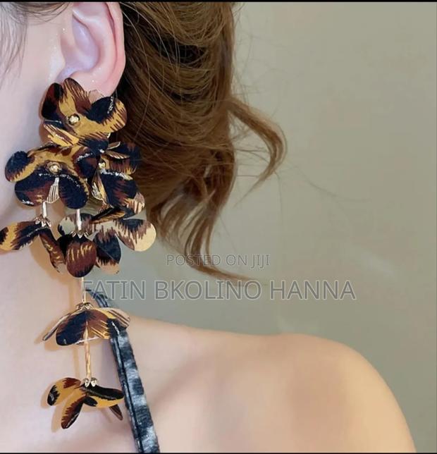 Unique Animal Print Earrings - thumbnail 2