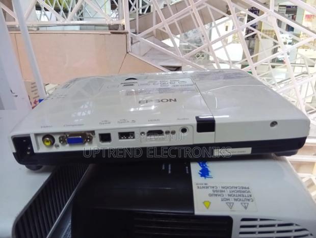 Epson 1776w Projector - thumbnail 3