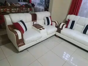 5 Seater Luxury Leather Couch With Solid Mahogany Frame