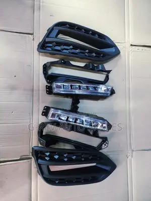 Honda Vezel 2018 Foglights
