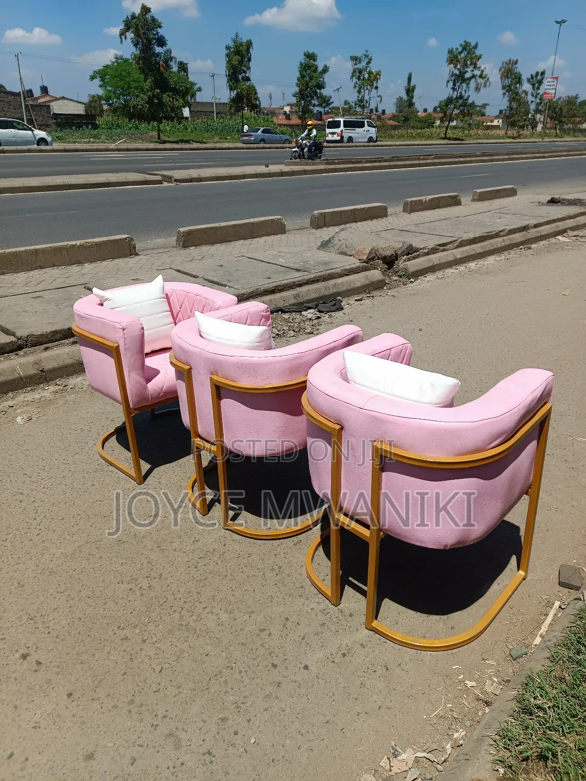 3 Baby Pink Manicure Seats 
