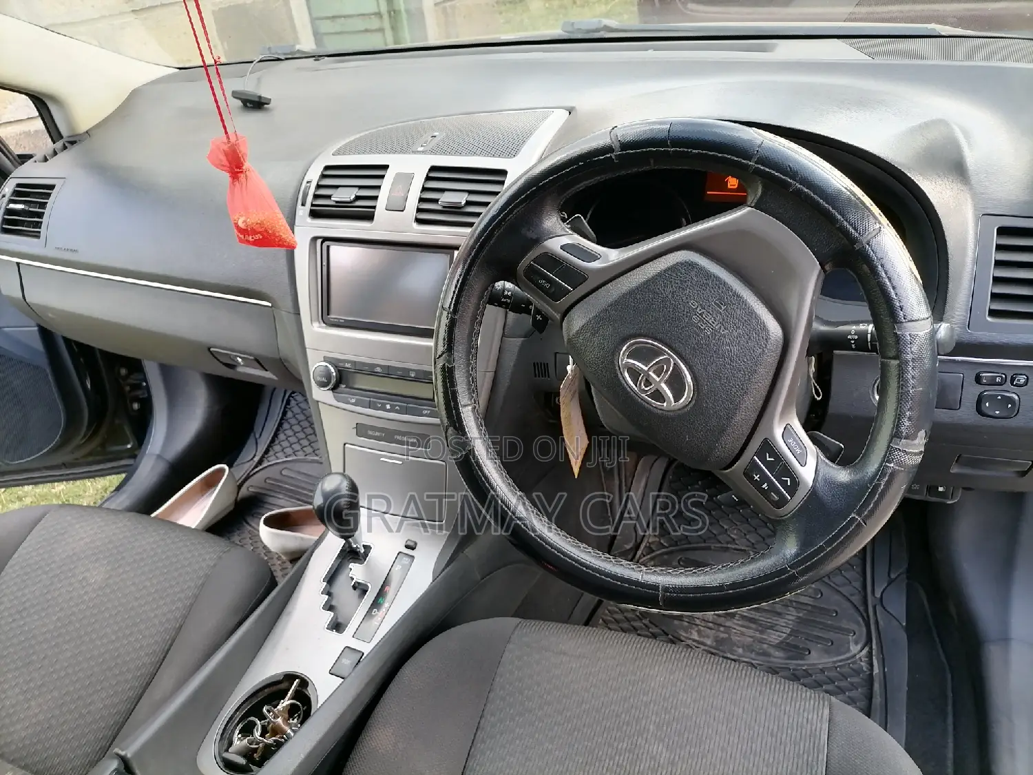 Toyota Avensis 2012 Black