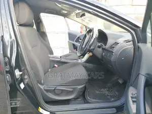 Toyota Avensis 2012 Black