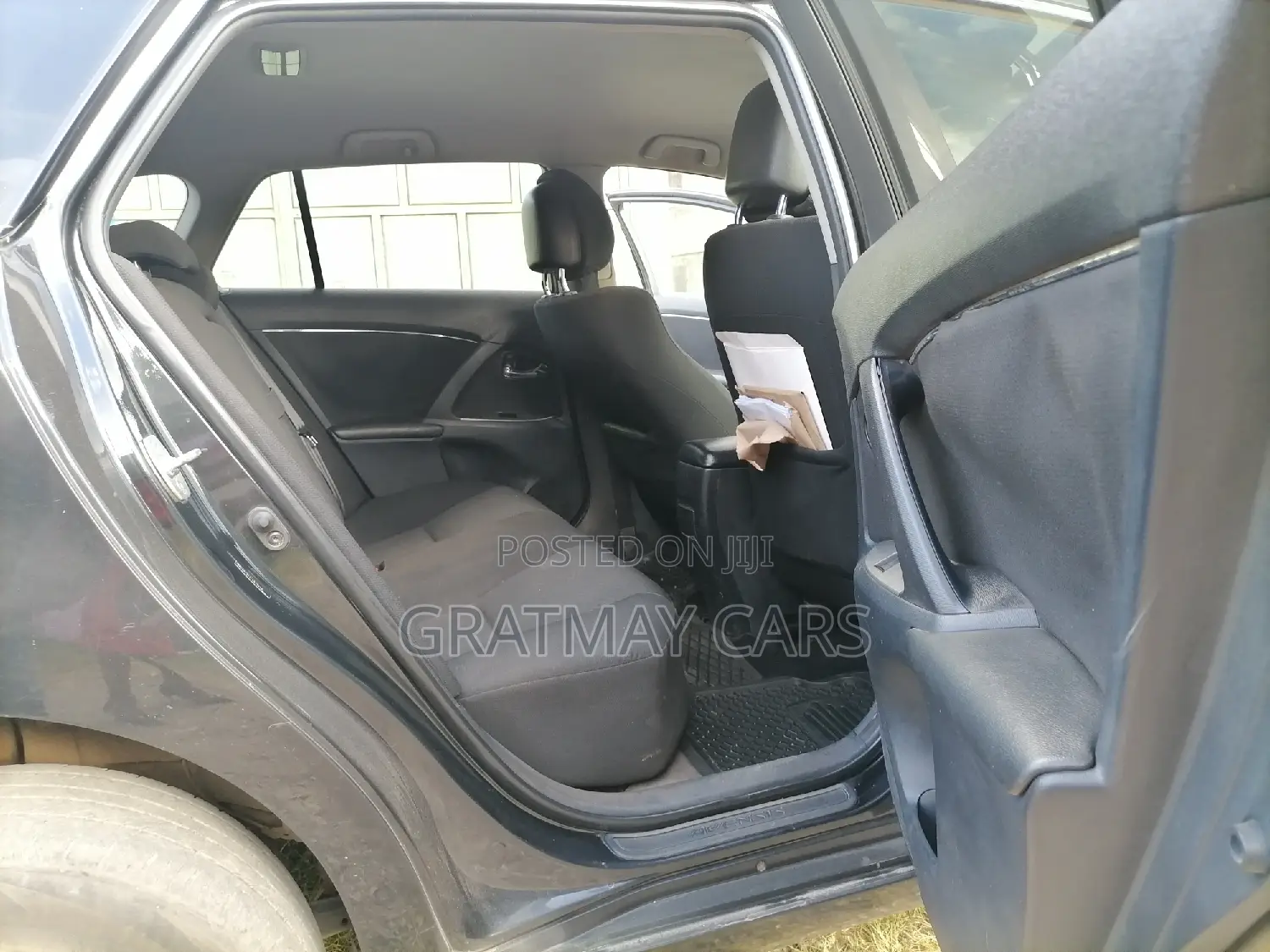 Toyota Avensis 2012 Black