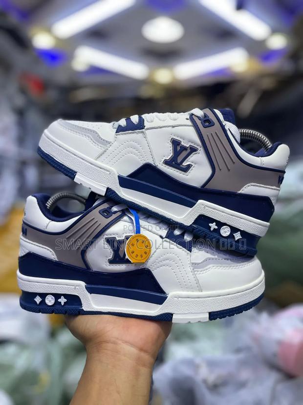 Louis Vuitton Trainer White Blue - main view