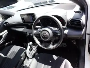 Toyota Yaris 2020 Pearl
