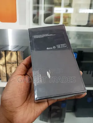New Samsung Galaxy S22 5G 256 GB Black