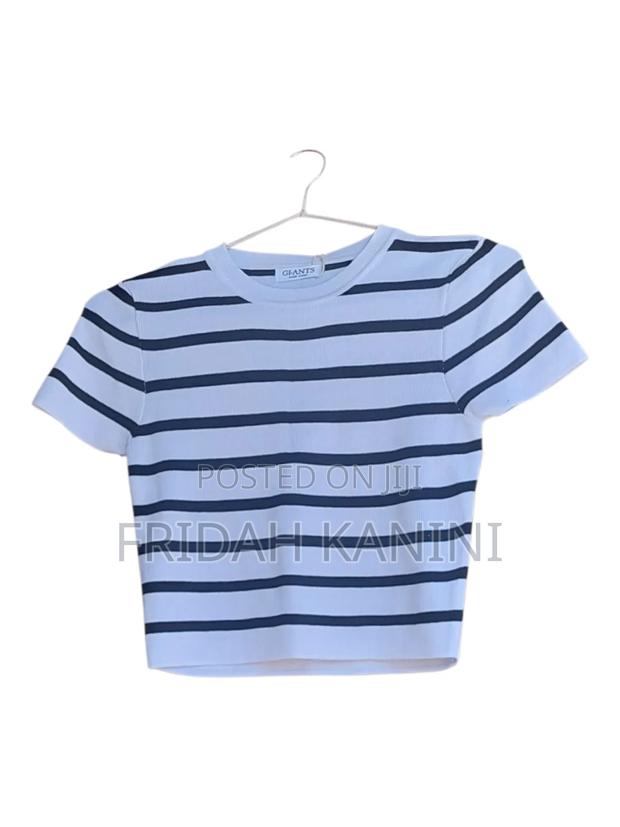 Short Sleeve Crop Top - thumbnail 3