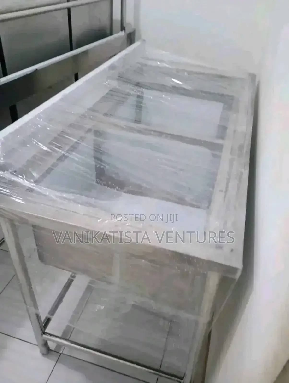 Stainless Steel Kitchen Sink for Commercial Kitchen, Size 5 by 2 FTS
