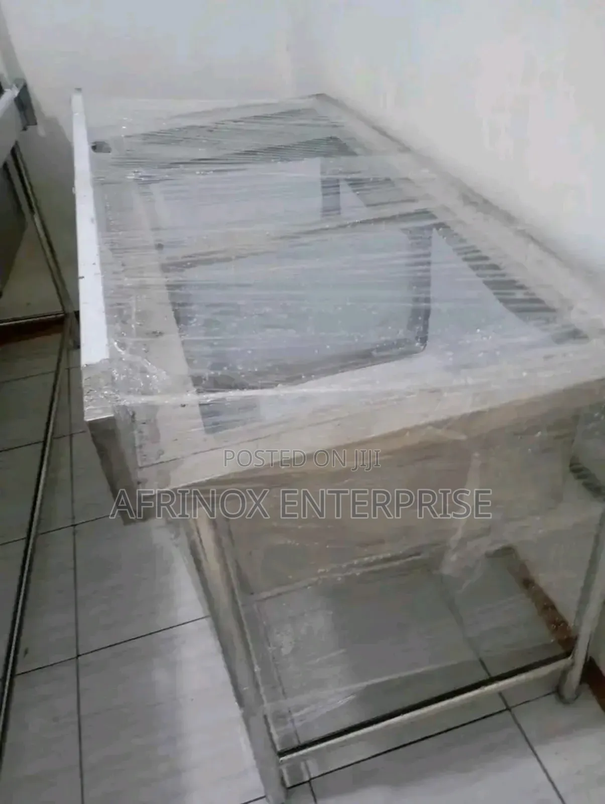 Stainless Steel Kitchen Sink for Commercial Kitchen, Size 5 by 2 FTS