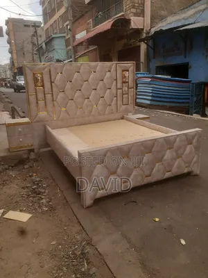 Queen's Beds