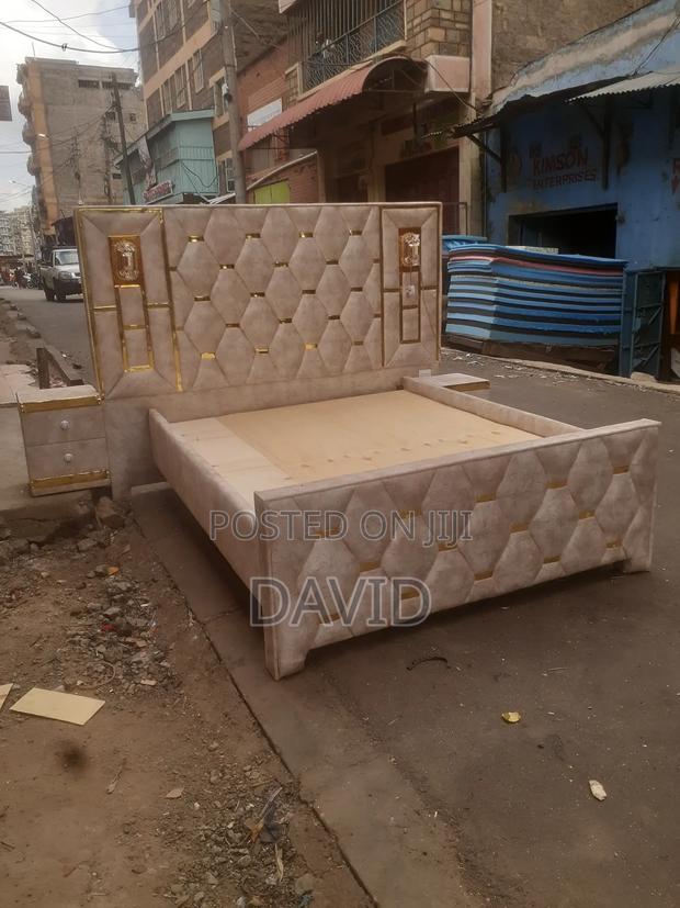 Queen's Beds