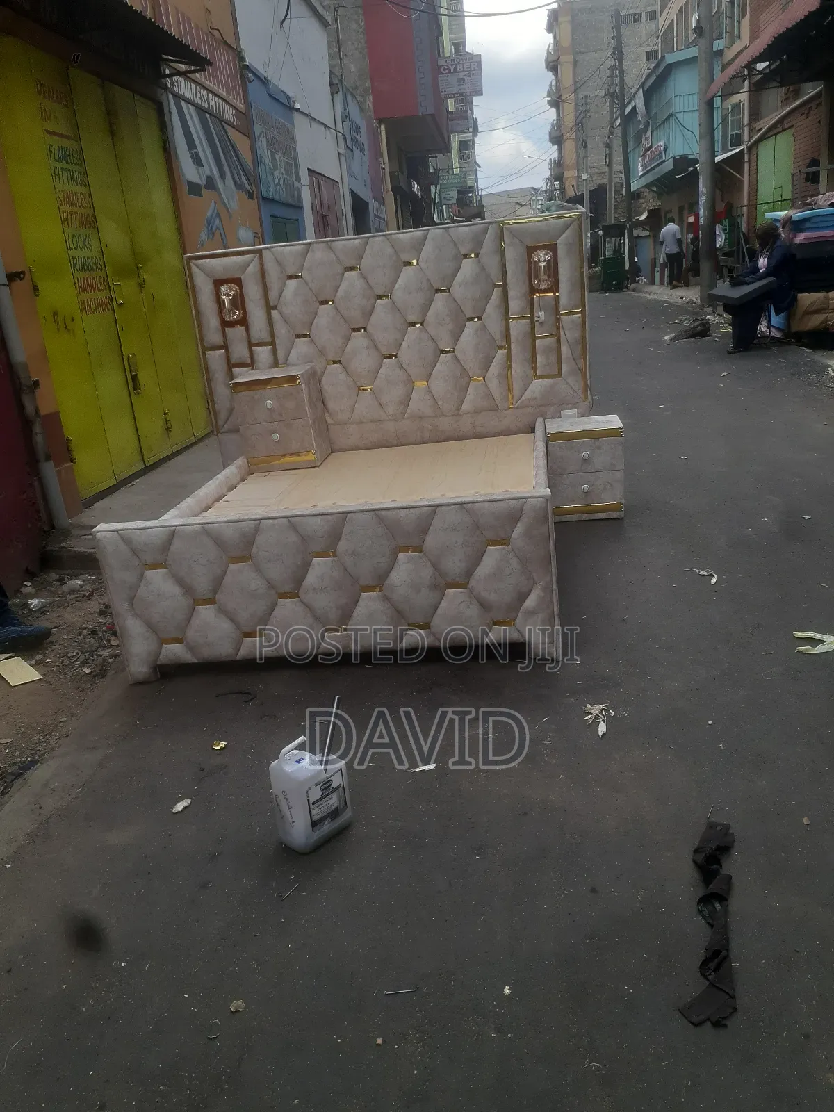 Queen's Beds