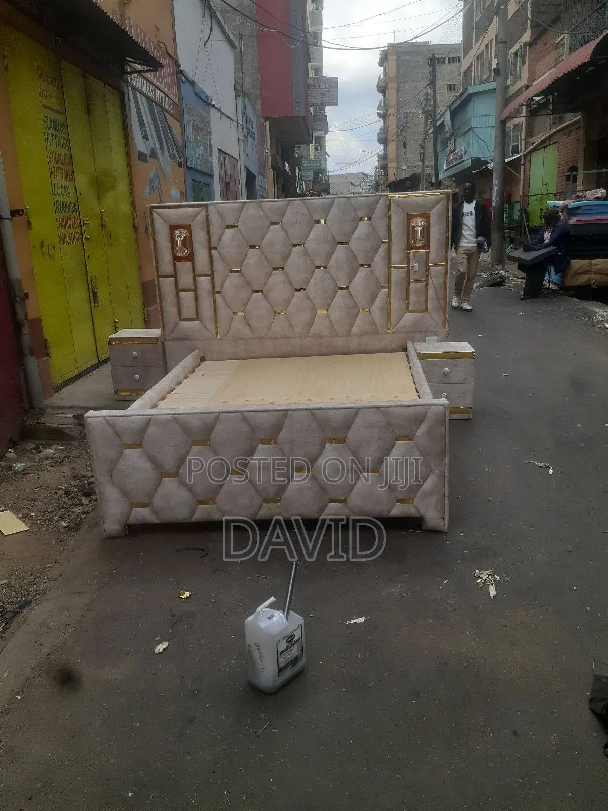 Queen's Beds