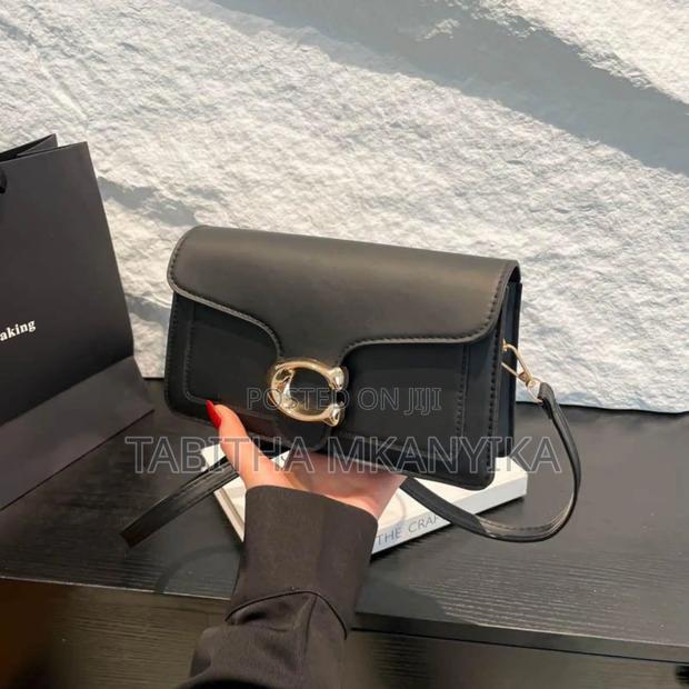 Classy Coach Bags - thumbnail 3