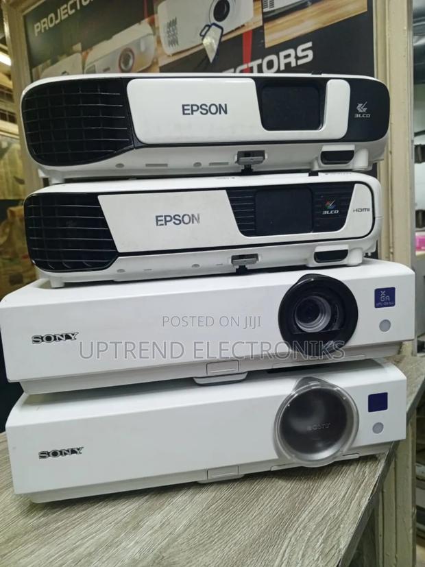 Ex-Uk High-Brightness Projector – Strong, Clean Ready to Use - thumbnail 2