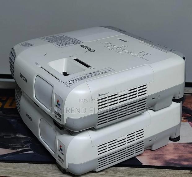 Bright Reliable Projector – Perfect for Home, Office School! - main view