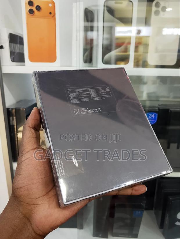 New Samsung Galaxy Z Fold3 5G 512 GB Black - thumbnail 2