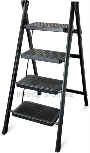 4 Steps Folding Ladder - thumbnail 2