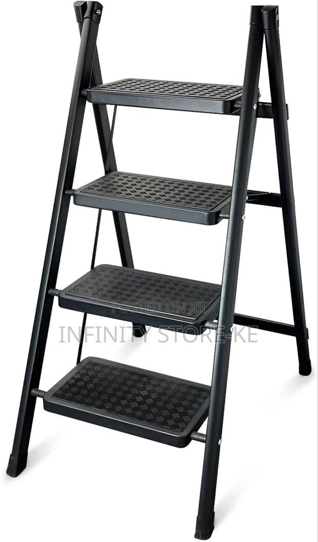 4 Steps Folding Ladder - main view