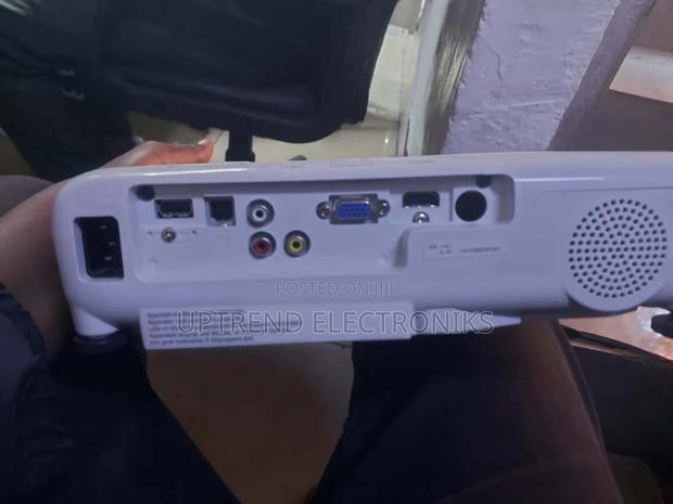 Epson X41 – Big Screen Experience, Anytime, Anywhere - thumbnail 3