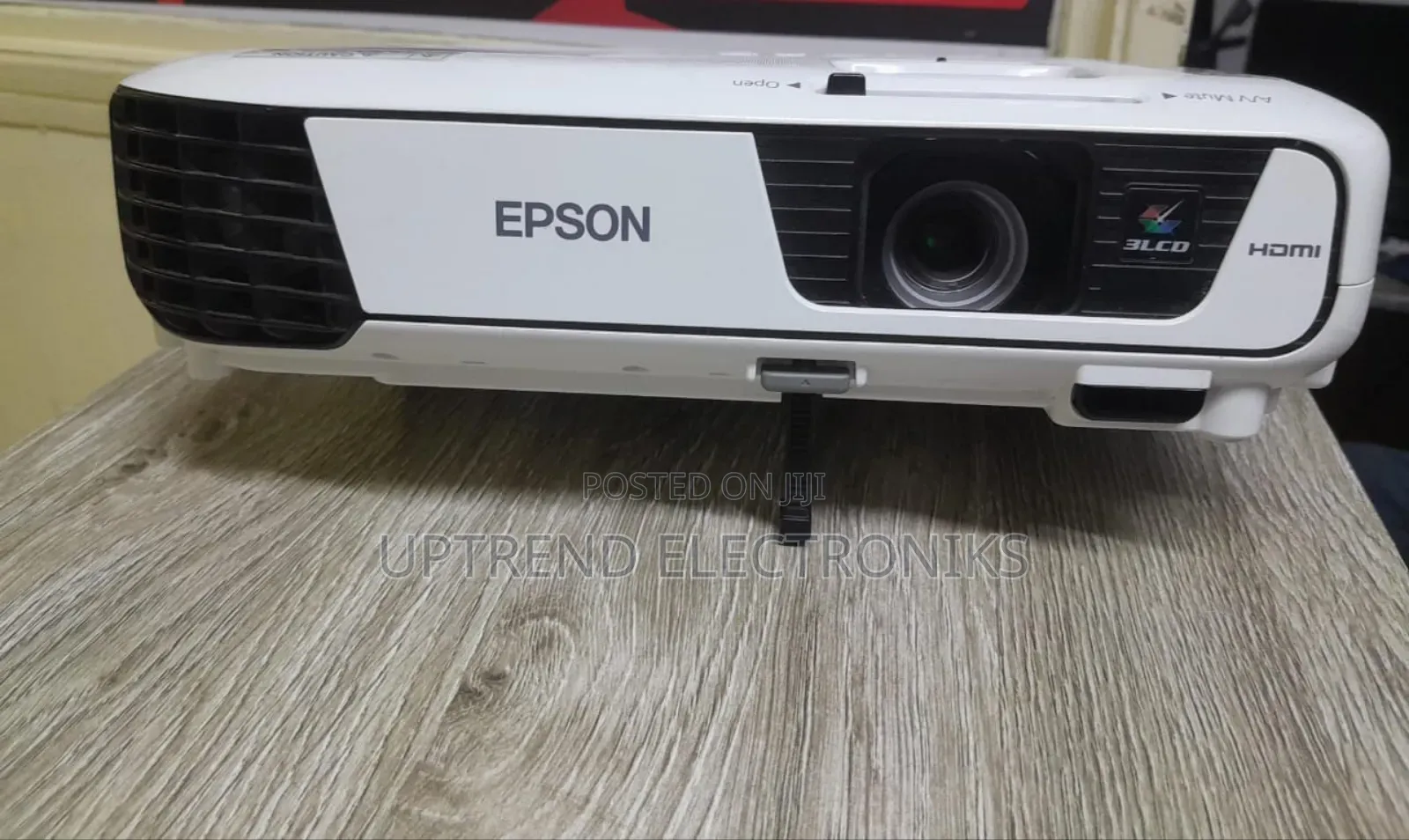 Epson X41 – Big Screen Experience, Anytime, Anywhere