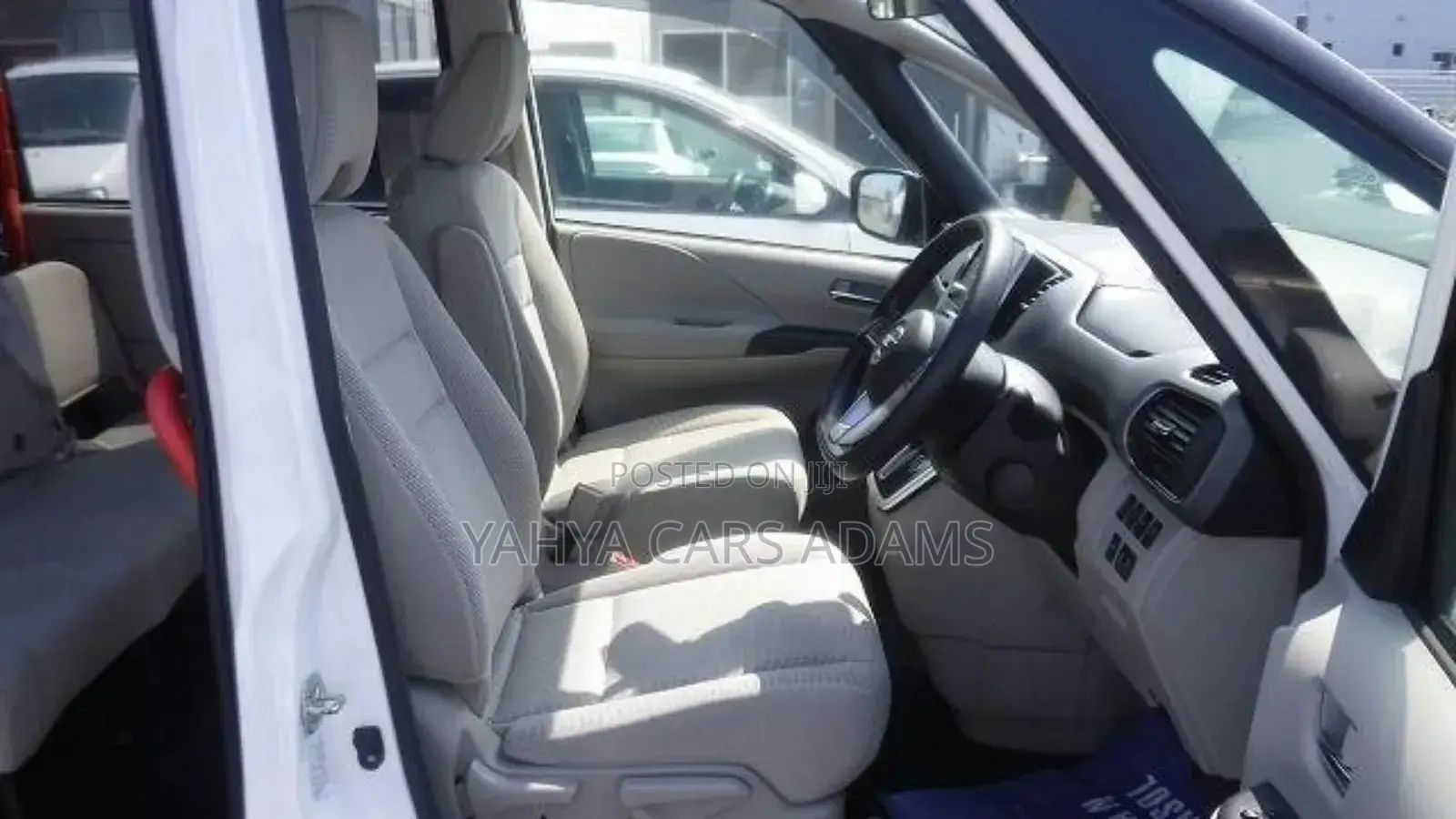 Nissan Serena 2018 White