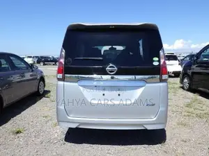 Nissan Serena 2018 Silver