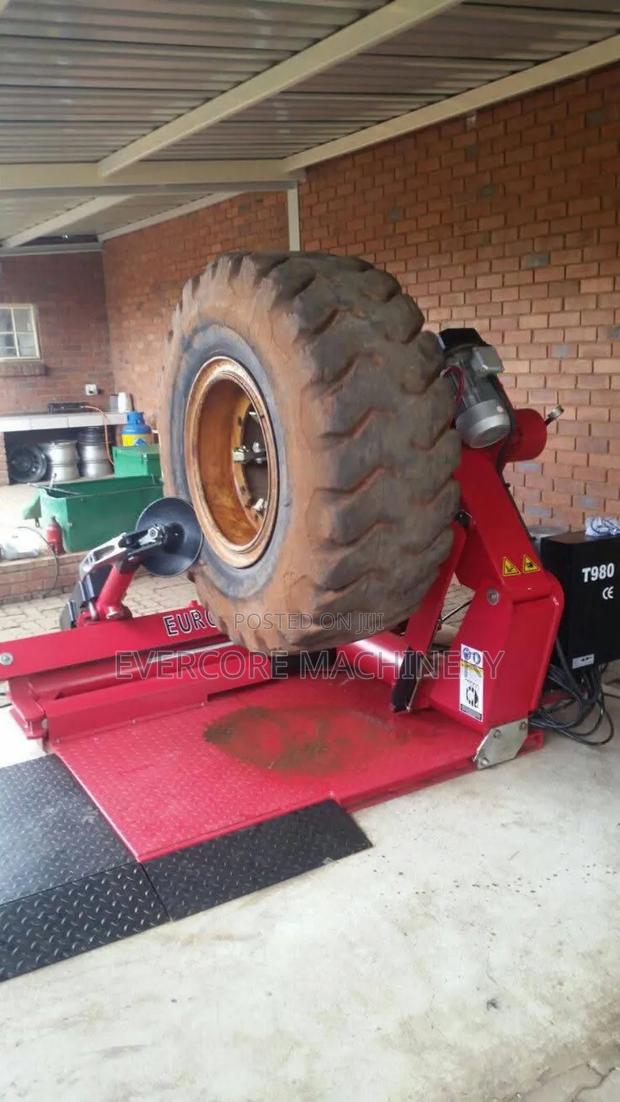 Commercial Truck Tyre Changer Machine From Size 14inch to 46inch. - thumbnail 2