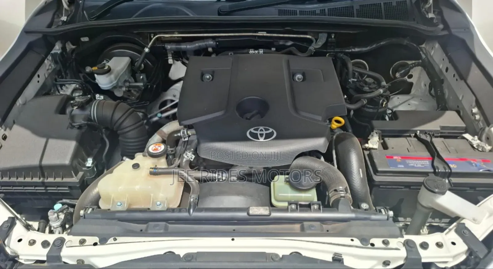 Toyota Hilux Revo Double Cab Deisel 2.4 AWD 2019 White