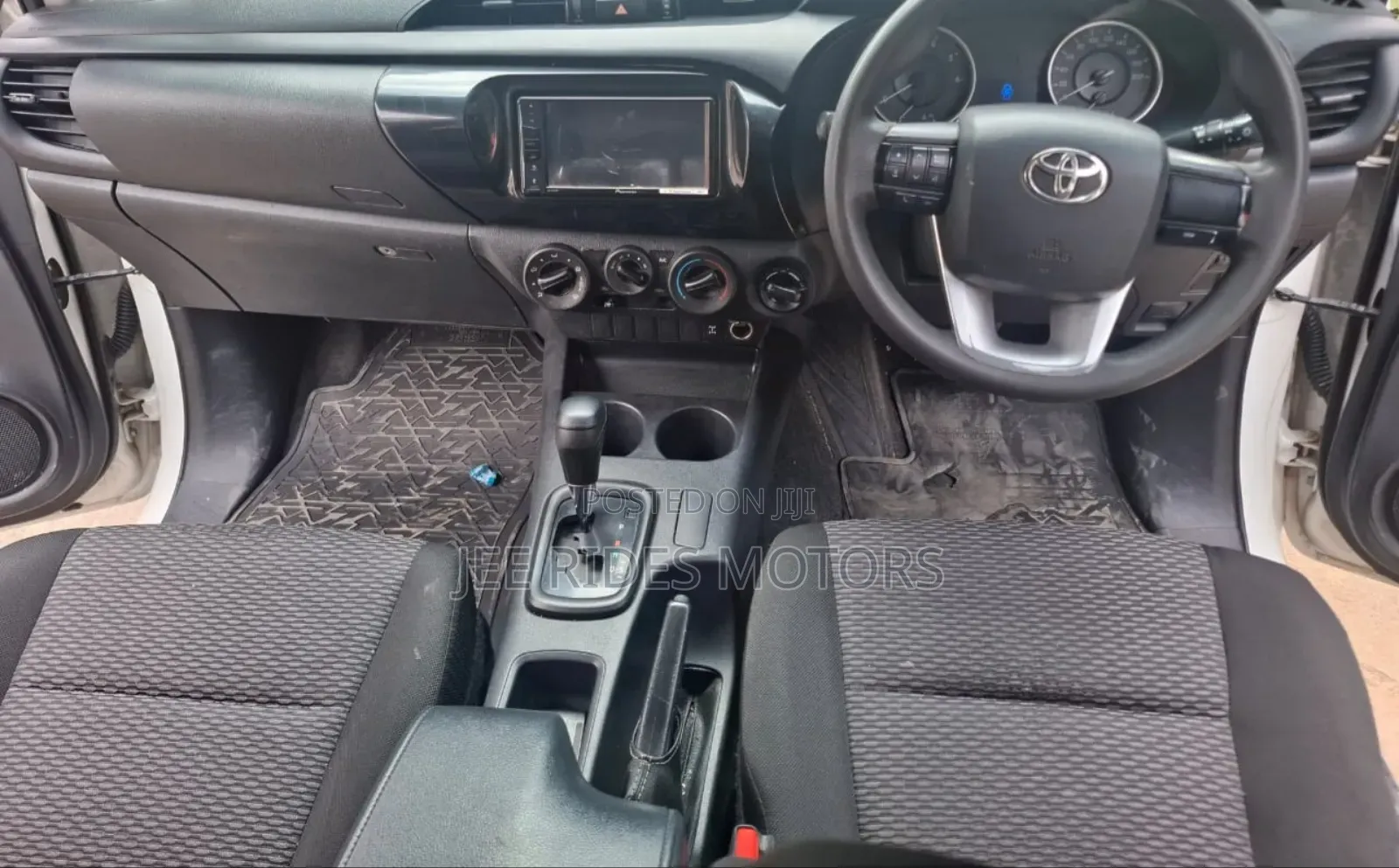 Toyota Hilux Revo Double Cab Deisel 2.4 AWD 2019 White