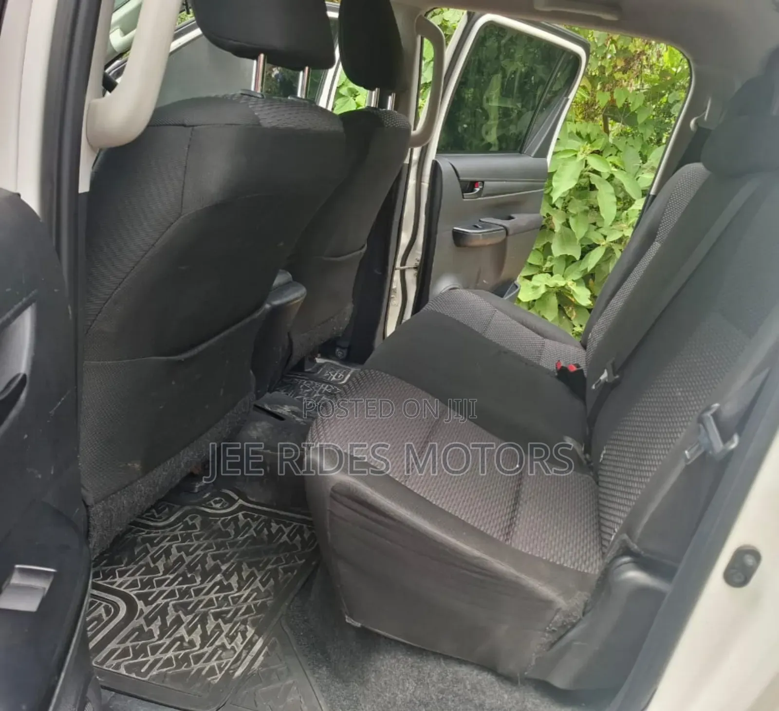 Toyota Hilux Revo Double Cab Deisel 2.4 AWD 2019 White