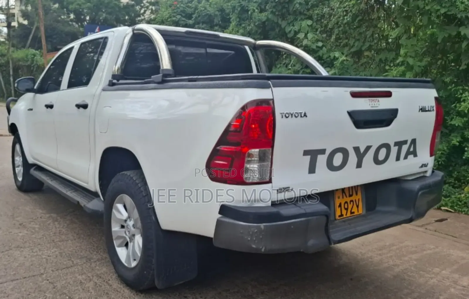 Toyota Hilux Revo Double Cab Deisel 2.4 AWD 2019 White