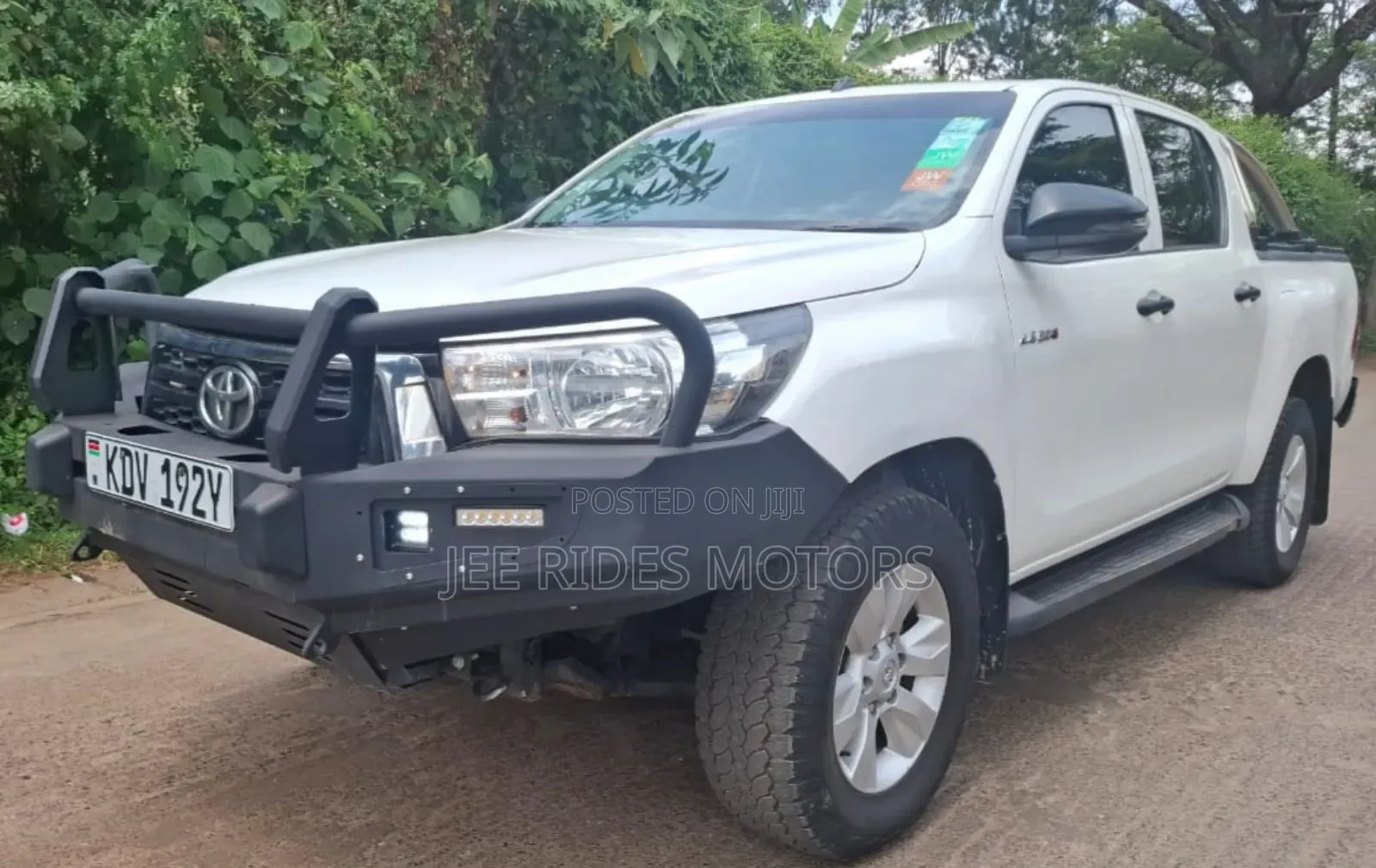 Toyota Hilux Revo Double Cab Deisel 2.4 AWD 2019 White
